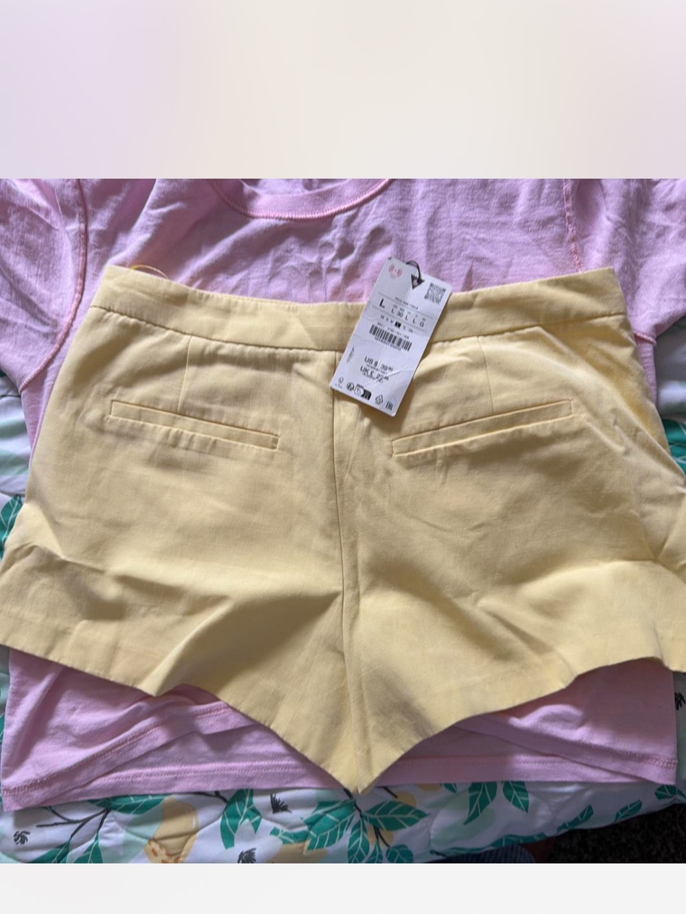 Zara Pale Yellow High-Waist Women’s Shorts - Picture 3 of 3